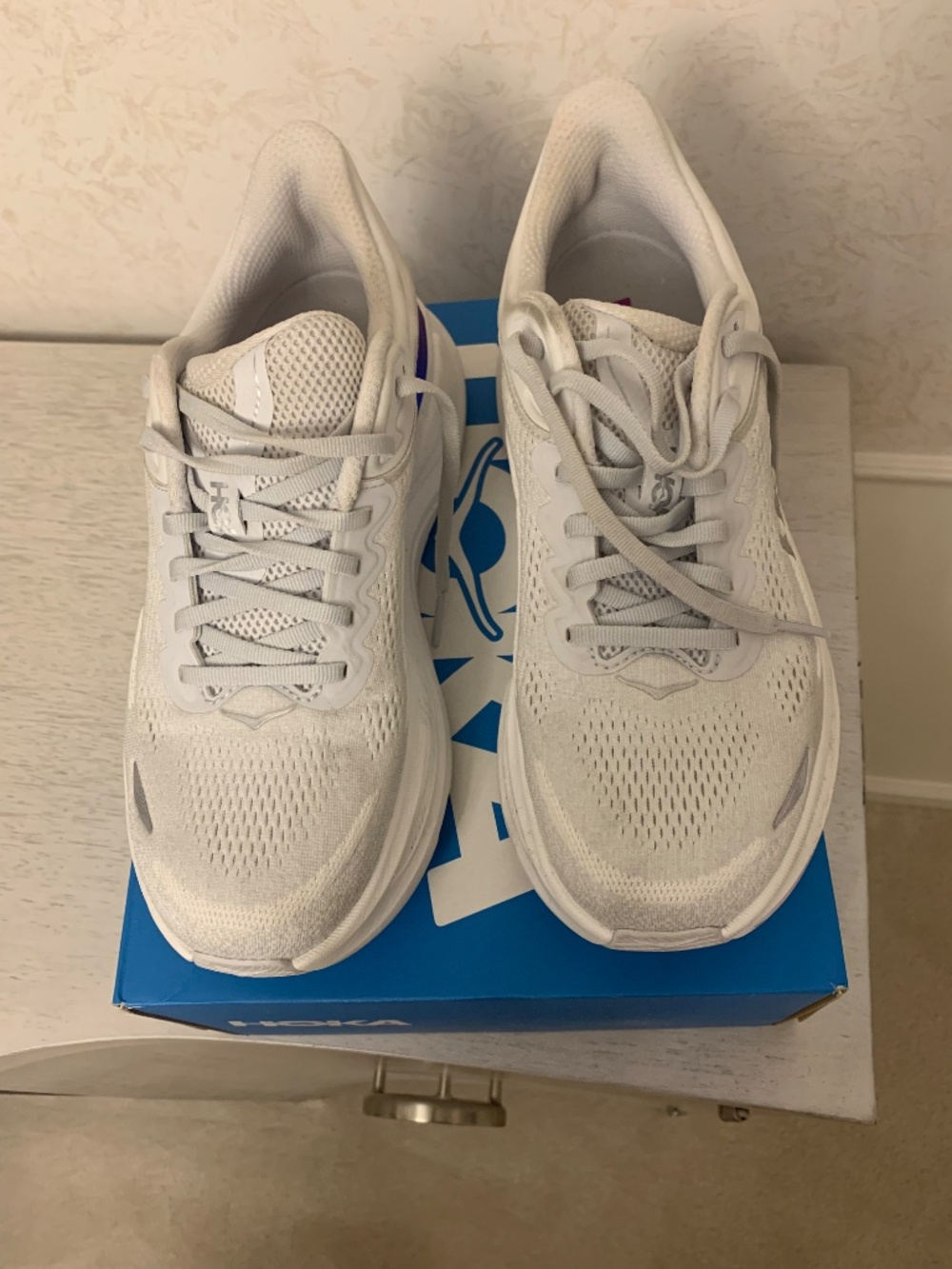 HOKA Women’s White and Gray Multi-Color Trim Sneakers, Size 9B - Picture 3 of 10